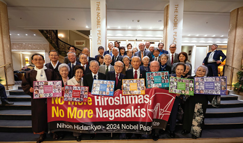 日本被団協の役員の集合写真