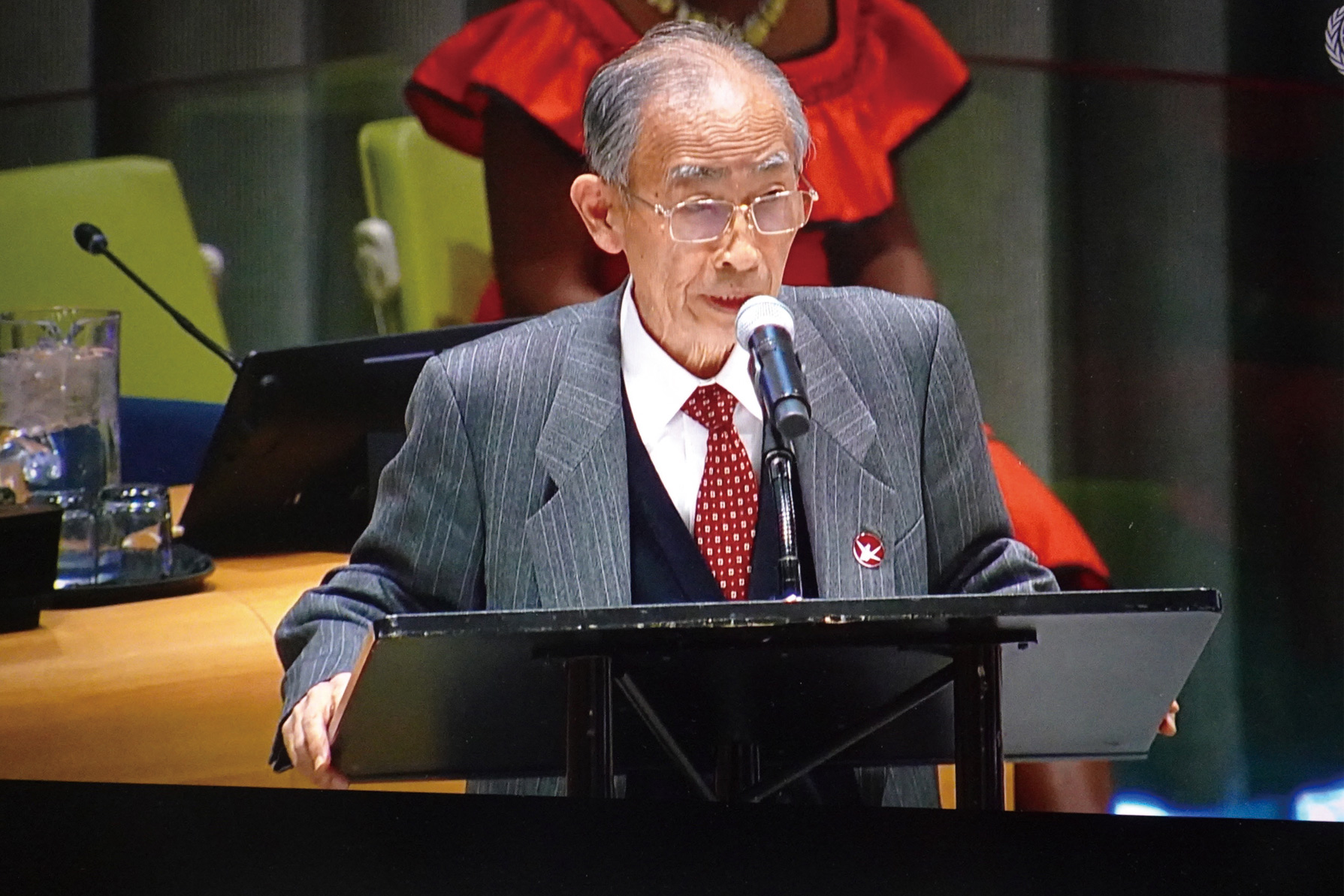 演説する濱住さんの様子